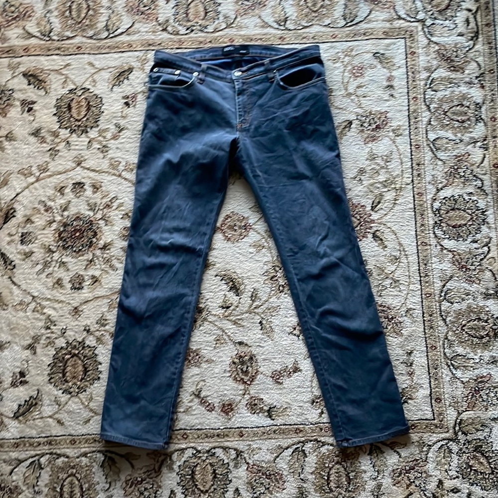 BDG Skinny jeans 34W x 32L , tapered, zip fly, 98% cotton, 2% spandex. Well worn
